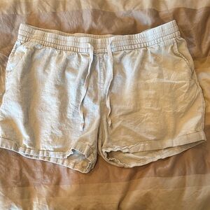 Old Navy Women's Athletic Shorts in Light Gray
